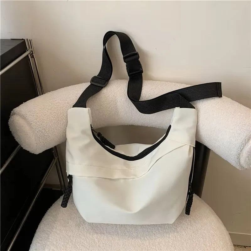 2025 New Fashion Summer Large Capacity Casual Nylon Women Shoulder Bag Korean Style Hobos Bag Youth Crossbody Shoulder Bag