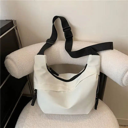 2025 New Fashion Summer Large Capacity Casual Nylon Women Shoulder Bag Korean Style Hobos Bag Youth Crossbody Shoulder Bag
