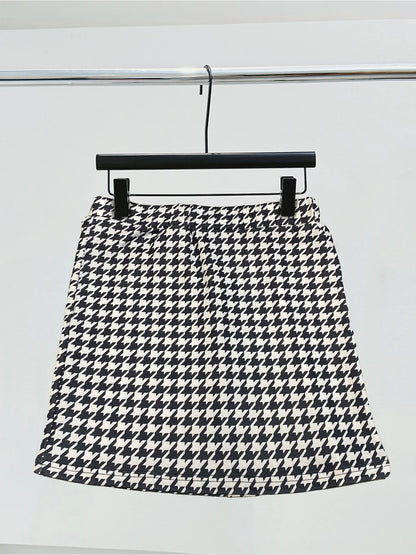 Qianniao style elegant elastic waist half skirt, hip hugging high waist short skirt