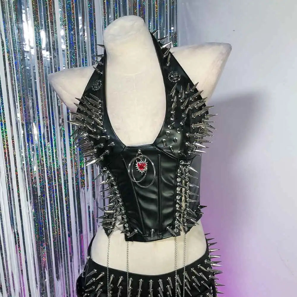 Goth Top Y2K Clothes Women's Tanks Emo Clothing Gothic Boho Tops with Spikes Punk Rock Teens Festival Spiked Bra Grunge T shirt