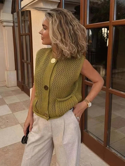 Women Fashion Sleeveless Coarse Needle Knitting Vest Sweater Female Chic Big Pockets Patch Buttons Cardigan Waistcoat Tops
