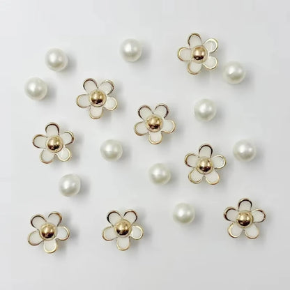 3D Cute Daisies Pearl Set Shoe Charms Accessories for Slide Sandals DIY Clogs Decoration Shoe Buckle Pins Shoe Decoration Gifts
