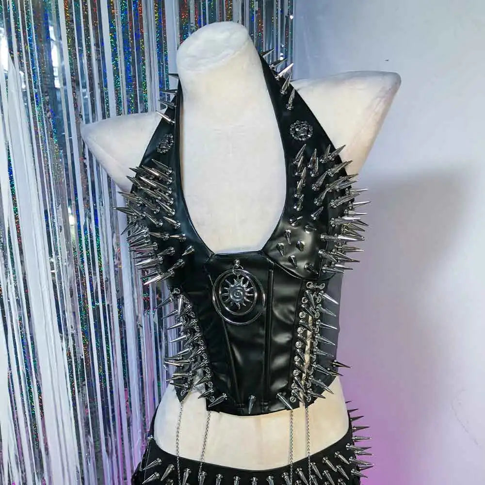 Goth Top Y2K Clothes Women's Tanks Emo Clothing Gothic Boho Tops with Spikes Punk Rock Teens Festival Spiked Bra Grunge T shirt