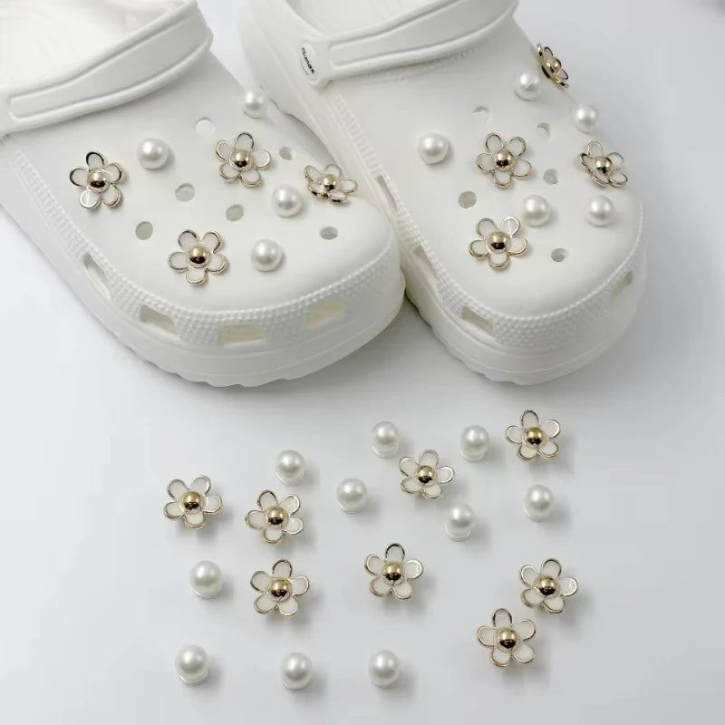 3D Cute Daisies Pearl Set Shoe Charms Accessories for Slide Sandals DIY Clogs Decoration Shoe Buckle Pins Shoe Decoration Gifts