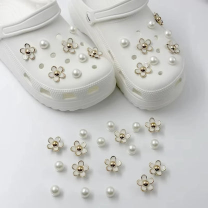 3D Cute Daisies Pearl Set Shoe Charms Accessories for Slide Sandals DIY Clogs Decoration Shoe Buckle Pins Shoe Decoration Gifts